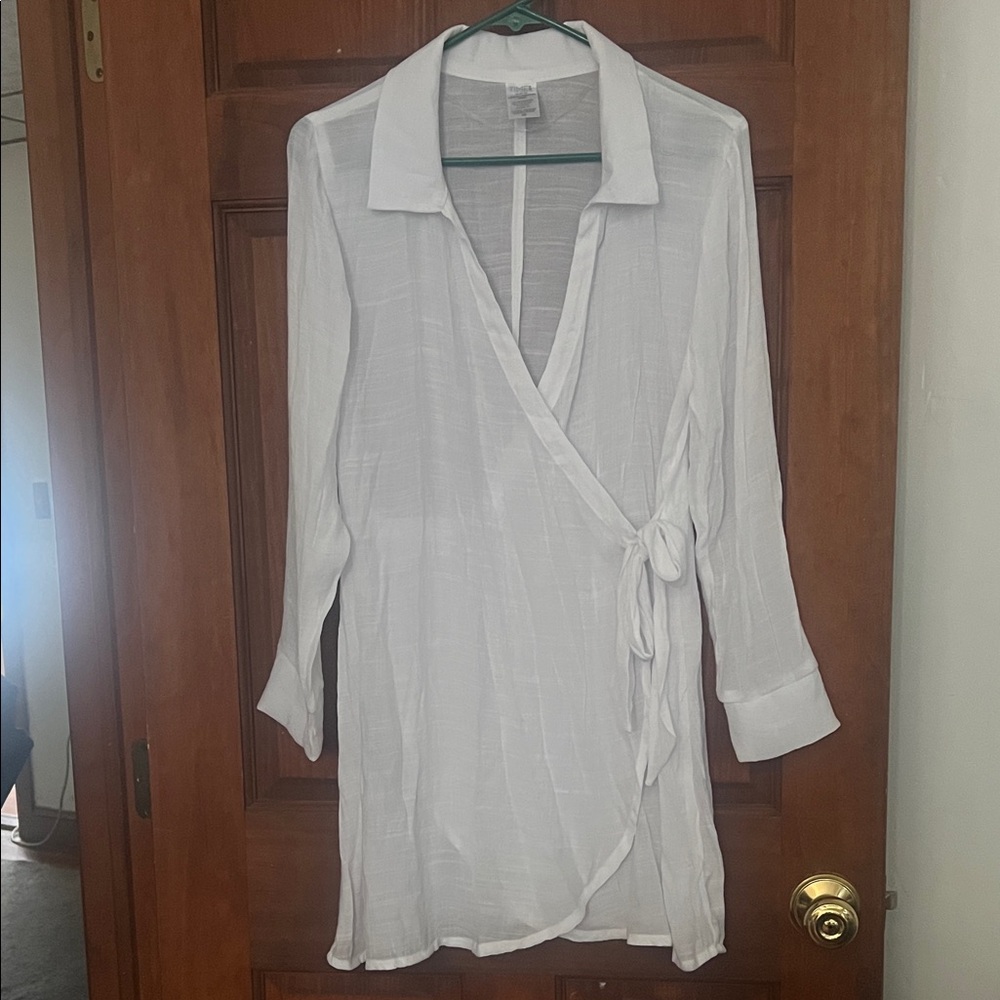 Time and Tru Light Blouse